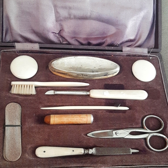 Green & Cadbury, Birmingham Handbags - 1928 boxed ladies traveling case